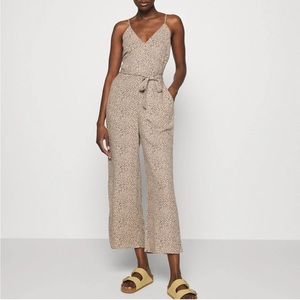 NWOT Abercrombie Cheetah Print Jumpsuit size small